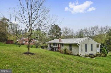 17208 Taylors Landing Rd, Sharpsburg, MD 21782 - photo 2