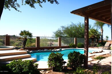 Pool and Spa Back to Common Area