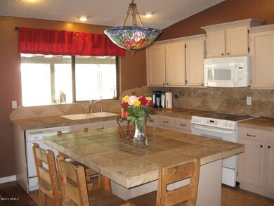 Eat-in Kitchen
