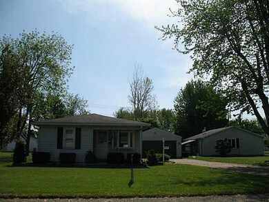 815 Maple St, Tipton, IN 46072 - photo 2