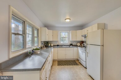 409 Edgemere Dr, Annapolis, MD 21403 - photo 5
