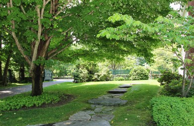 365 Round Hill Rd, Greenwich, CT 06831 - photo 6