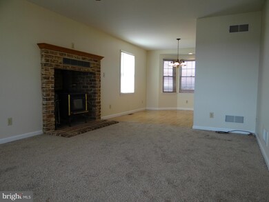 323 Ronald Dr, Greencastle, PA 17225 - photo 7