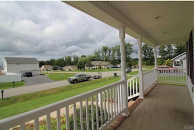 109 Cedarcrest Dr, Waynesboro, VA 22980 - photo 2