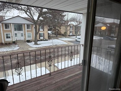 29257 Hayes Rd unit J6, Warren, MI 48088 - photo 5