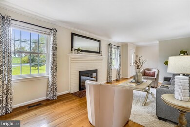 8014 Hillcrest Dr, Manassas, VA 20111 - photo 7