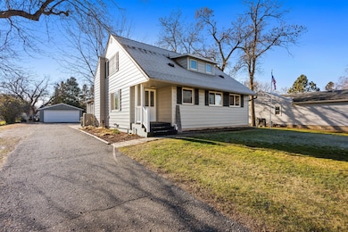 817 1st St SE, Elbow Lake, MN 56531 - photo 2