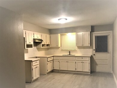 904 Ellena Rd unit 16, Houston, TX 77076 - photo 2