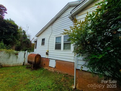 2015 St Paul St, Charlotte, NC 28216 - photo 4