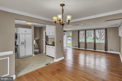 8208 Jeffers Cir, Towson, MD 21204 - photo 4