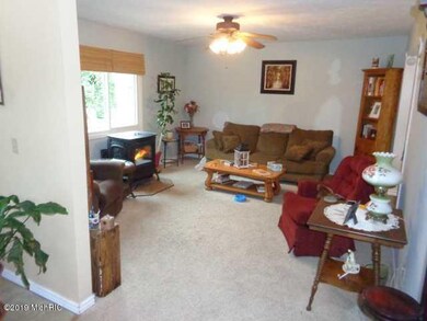 5605 W Us Highway 12, Buchanan, MI 49107 - photo 3