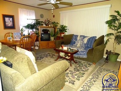 2537 SW Shunga Dr, Topeka, KS 66611 - photo 3