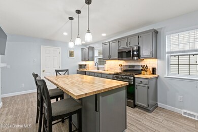 15 Brook St, Rensselaer, NY 12144 - photo 4