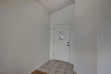 662 E Kyle Dr-7