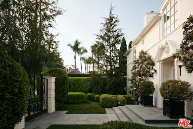 826 Greenway Dr, Beverly Hills, CA 90210 - photo 4