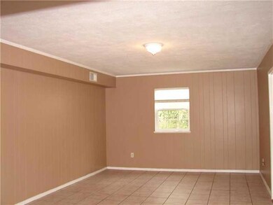 Den/Family/Great Room. Kitchen to Den View