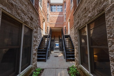 2851 N Southport Ave unit GAR1, Chicago, IL 60657 - photo 2