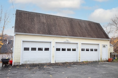 49 Center St, Thomaston, CT 06787 - photo 6