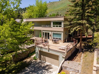 Exterior 3