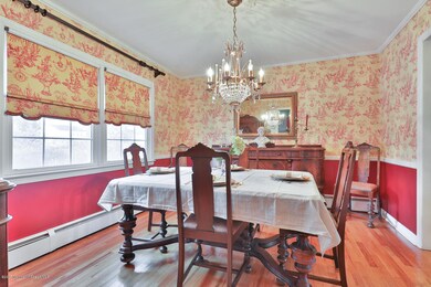 33 Cardinal Rd Middletown NJ-large-022-1