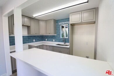 1609 Vineyard Ave, Los Angeles, CA 90019 - photo 5