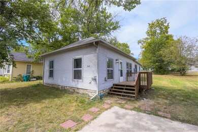 812 Chestnut St, Osawatomie, KS 66064 - photo 3
