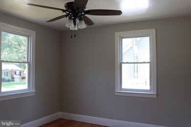 2115 Oak Rd, Sparrows Point, MD 21219 - photo 5