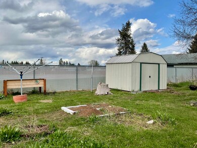 300 S Fir Ave unit 8, Deer Park, WA 99006 - photo 5