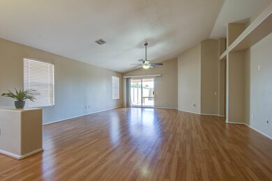 005_Living Room
