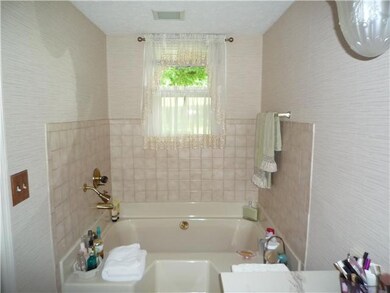 Master Tub for Relaxing and Soaking the Days Stress Away