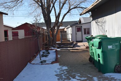 513 E Oak St, Winslow, AZ 86047 - photo 4
