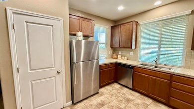 1431 Paco Way, Manteca, CA 95337 - photo 4