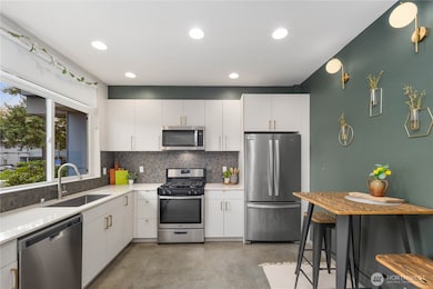 5936 36th Ave S unit F, Seattle, WA 98118 - photo 2