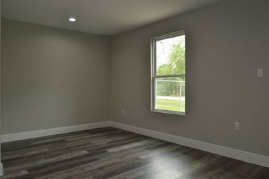 1013 Lucky St, Houston, TX 77088 - photo 5