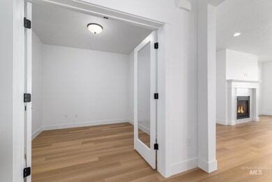 8701 S Waterclover Way, Meridian, ID 83642 - photo 6