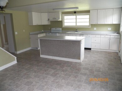 5661 Upper River Rd, Grants Pass, OR 97526 - photo 4