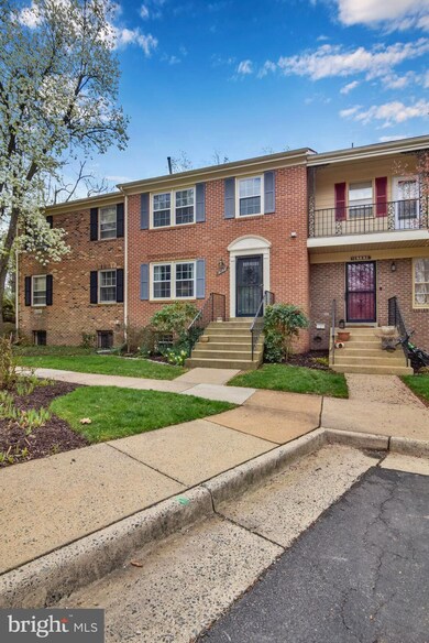 6191 Vine Forest Ct, Falls Church, VA 22044 - photo 2