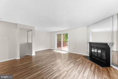 9572 Donnan Castle Ct, Laurel, MD 20723 - photo 3