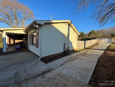 530 April Dr, Shelby, NC 28152 - photo 4