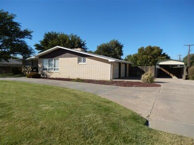 210 W 11th St, Hugoton, KS 67951 - photo 2