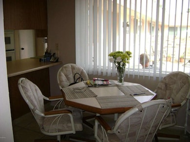 Dining area to front patio