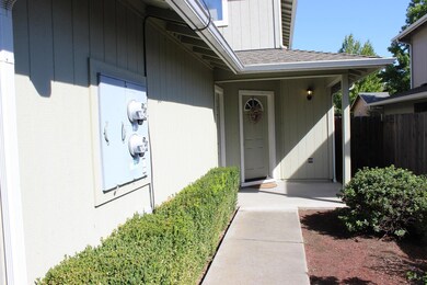 335 NE Cooper Dr, Grants Pass, OR 97526 - photo 7