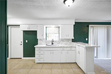 718 Harvey Ave, McAllen, TX 78501 - photo 4