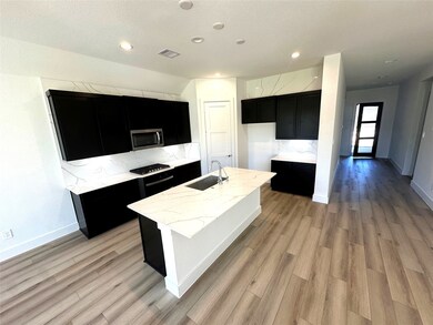 116 Lansbrook Ct, Conroe, TX 77304 - photo 3