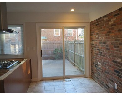 1111 Dickinson St unit 1111, Springfield, MA 01108 - photo 5