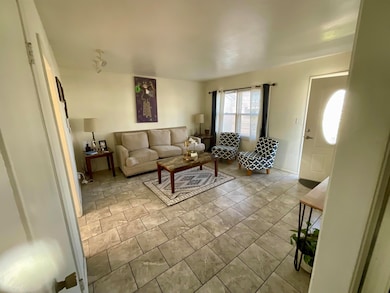 413 W Vine Ave, Enid, OK 73701 - photo 3