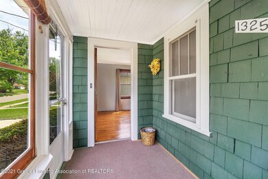 07-1325 Glenrose Ave-Windowstill-Real-Es