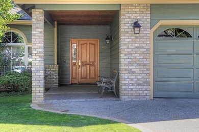 1029 NW Regent Dr, Grants Pass, OR 97526 - photo 2