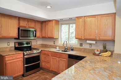 2325 Glade Bank Way, Reston, VA 20191 - photo 7