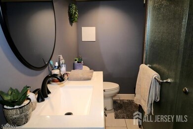 315 Mawbey St unit 319, Woodbridge, NJ 07095 - photo 5